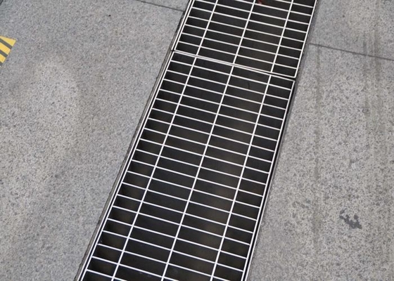 Cina 25 X 5 Grating Grating Cover, ISO SGS Certificate Driveway Trench Drain Grates pemasok