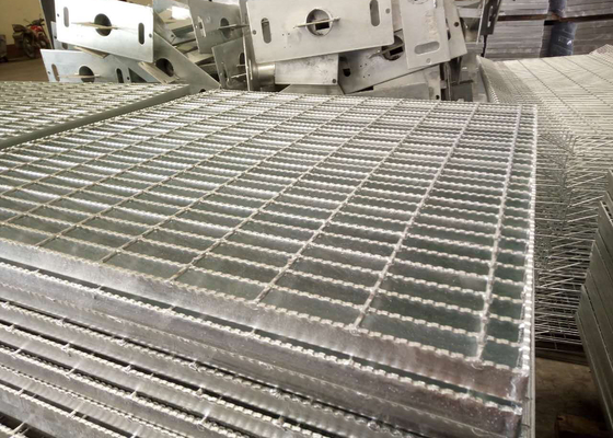 Cina Anti Slip Mild steel Steel Bar Grating / Q235 A36 SS304 Stainless Steel Floor Grating pemasok