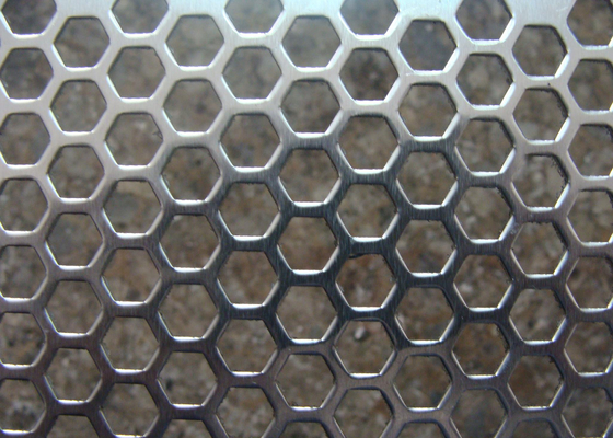 Cina Galvanized Perforated Metal Mesh Hexagonal / Round Hole 3mm - 200mm Aperture pemasok