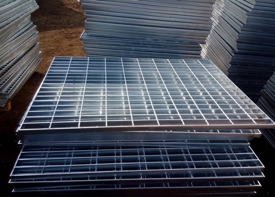 Cina 25 X 5 Bangunan Elektro Galvanized Steel Mesh Walkway Q235 Press Welded Steel pemasok