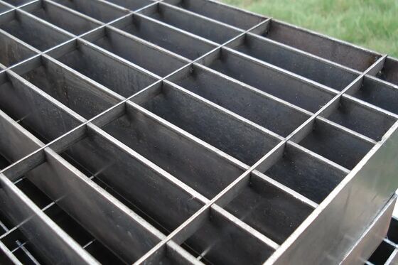 Swab-Locked Riveted Smooth Steel Grating untuk aplikasi tugas berat