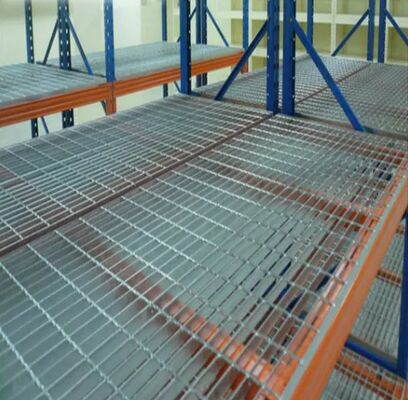 Hot DIP Galvanized Steel Grating dengan 25 x 5 x 3 I Bar Type dan 30mm Bearing Bar Pitch untuk platform tugas berat
