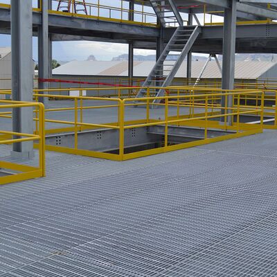 Galvanized Heavy Duty Slip Resistant Steel Grating untuk jalan setapak dan platform industri