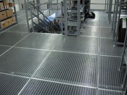 Hot-dip Galvanized Anti-Slip Steel Grating dengan ukuran yang dapat disesuaikan untuk Metal Bar Grating Platform