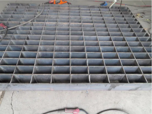 Desain Persegi Kisi-Kisi Drainase Baja Galvanis Material Q235/Q345
