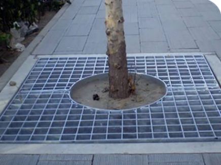 Tutup kolam renang pohon premium dengan desain kisi baja tahan lama