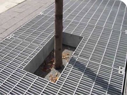 Tutup kolam renang pohon premium dengan desain kisi baja tahan lama