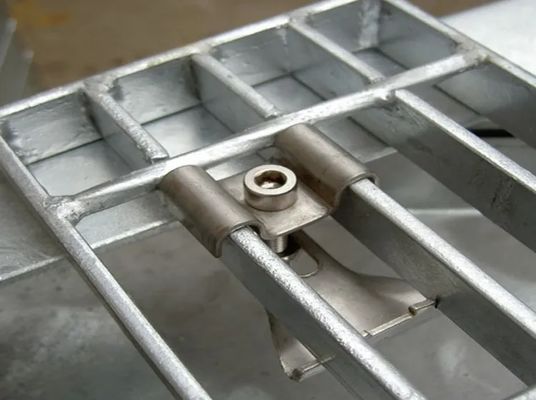 Tipe SL Swap-Locked Steel Bar Grating Digunakan di Lantai, Walkway, Platform dan Bridge Decking