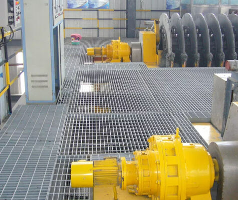 Kisi-kisi Baja Galvanis Tahan Korosi dengan Jarak Palang Silang 38/50/76/100mm dan Grade A36 untuk Jalan Masuk dan Penggunaan Industri