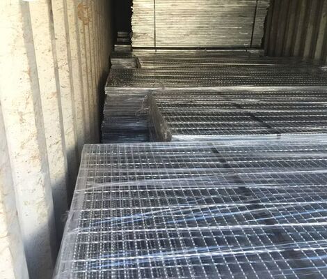 Heavy Duty Load Bearing Galvanized Steel Grating dengan Serrated Bearing Bar dalam ukuran yang dapat disesuaikan