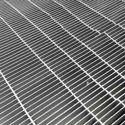 Galvanized Serrated Style Steel Grating untuk Platform Walkways yang aman dan dapat disesuaikan