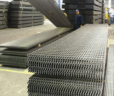 Heavy Duty Galvanized Steel Grating untuk saluran drainase industri dan aplikasi laut