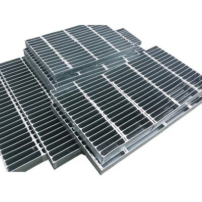 Hot-dip Galvanized Heavy Duty Steel Grating dengan umur 40-50 tahun dan jarak 30mm untuk lantai industri