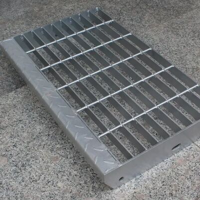 Hot-dip Galvanized Steel Grating dengan grid persegi dan material Q235 untuk langkah tangga