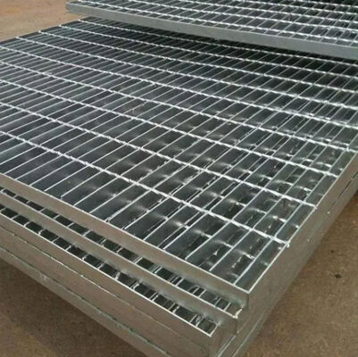 Hot Dip Galvanized Serrated Steel Grating with 25x5 mm Bearing Bar for Heavy Duty Applications