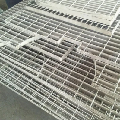 Heavy-Duty Steel Grating with Maximum Load-Bearing Capacity and Long-Term Durability for Security Mesh Applications