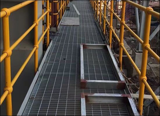 Galvanis Anti-Slip Steel Grating Platform Industri dengan ukuran yang dapat disesuaikan