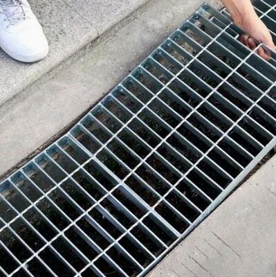 Hot DIP Galvanized Steel Grating dengan gaya serrated dan ukuran yang dapat disesuaikan untuk platform industri