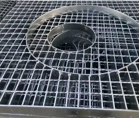 Hot-DIP Galvanized Steel Grating dengan ukuran yang dapat disesuaikan untuk aplikasi industri