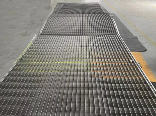 Galvanized Steel Grating - Corrosion Resistant High Strength Walkway Platform for Industrial Use