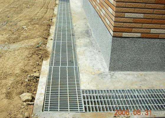 Baja Kisi Rendah Grating Drain Cover 30 X 5 Grating Bearing Bar Perak / Hitam