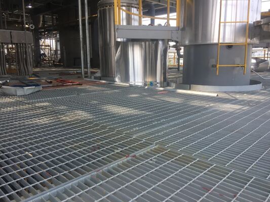 Hot-DIP Galvanized Rustless Steel Grating untuk High Strength Outdoor Stair Treads dan Platform Walkways